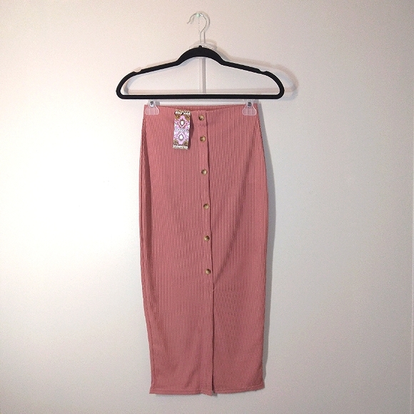 Boohoo Dresses & Skirts - NWT boohoo ribbed mock horn button through midi skirt in Rose Sz.4